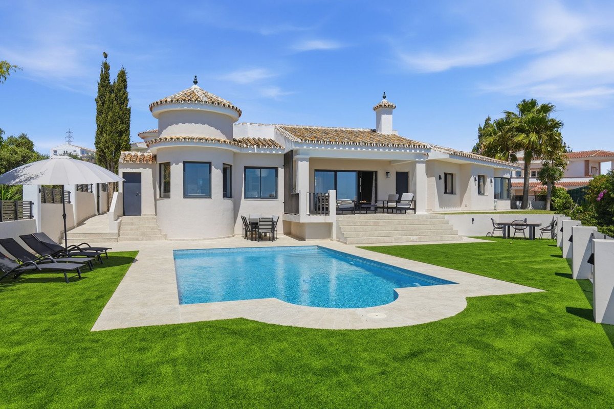 4 Bed Detached Villa in El Chaparral