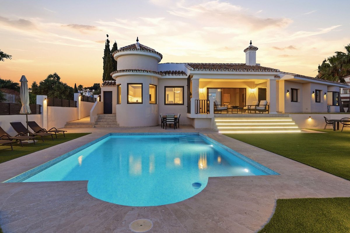 4 Bed Detached Villa in El Chaparral