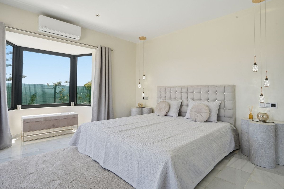 4 Bed Detached Villa in El Chaparral