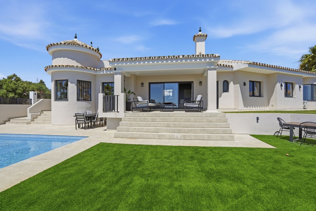 4 Bed Detached Villa in El Chaparral