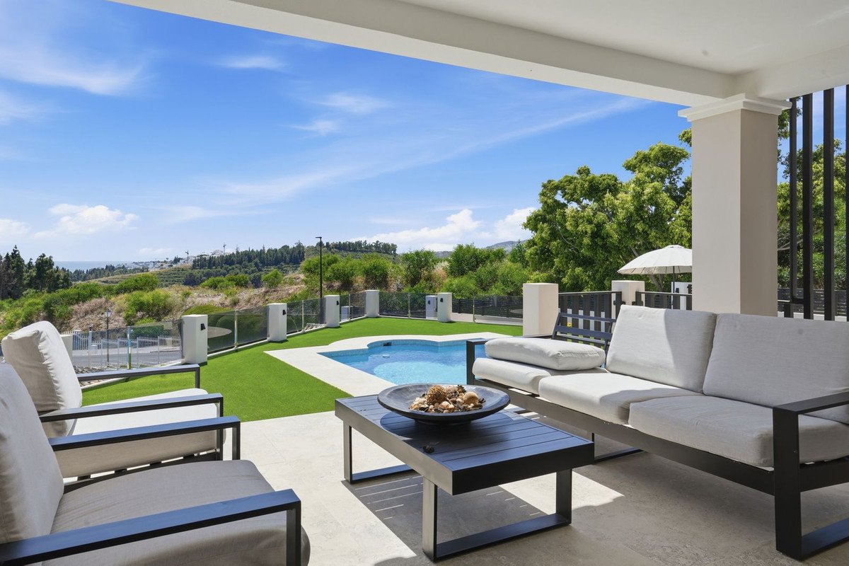 4 Bed Detached Villa in El Chaparral