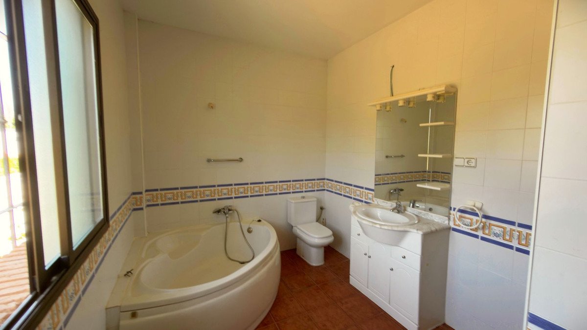 5 Bed Detached Villa in Riofrío
