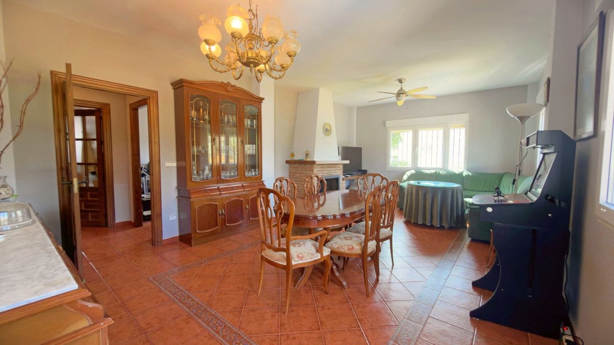 5 Bed Detached Villa in Riofrío