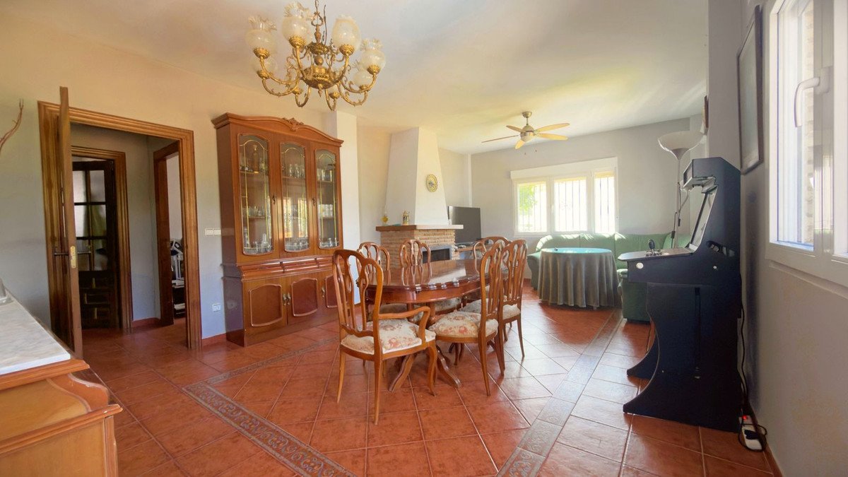 5 Bed Detached Villa in Riofrío