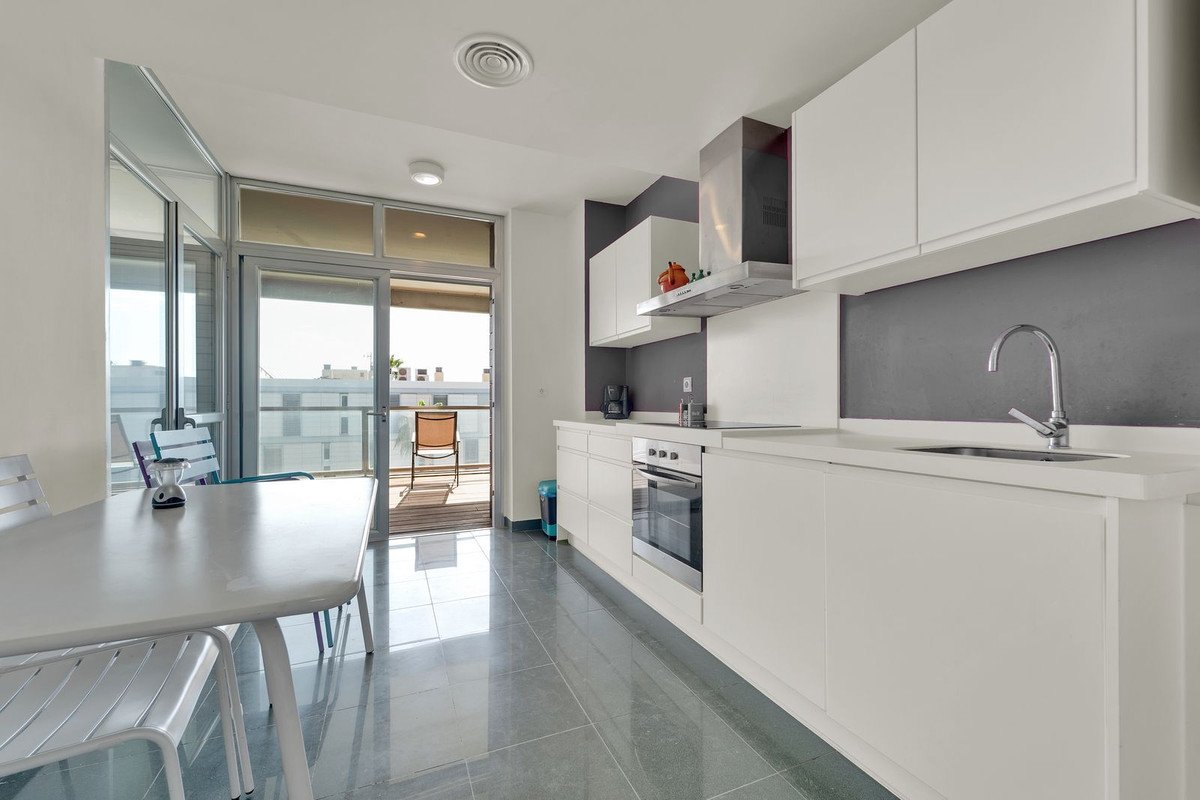 3 Bed Middle Floor Apartment in Manilva