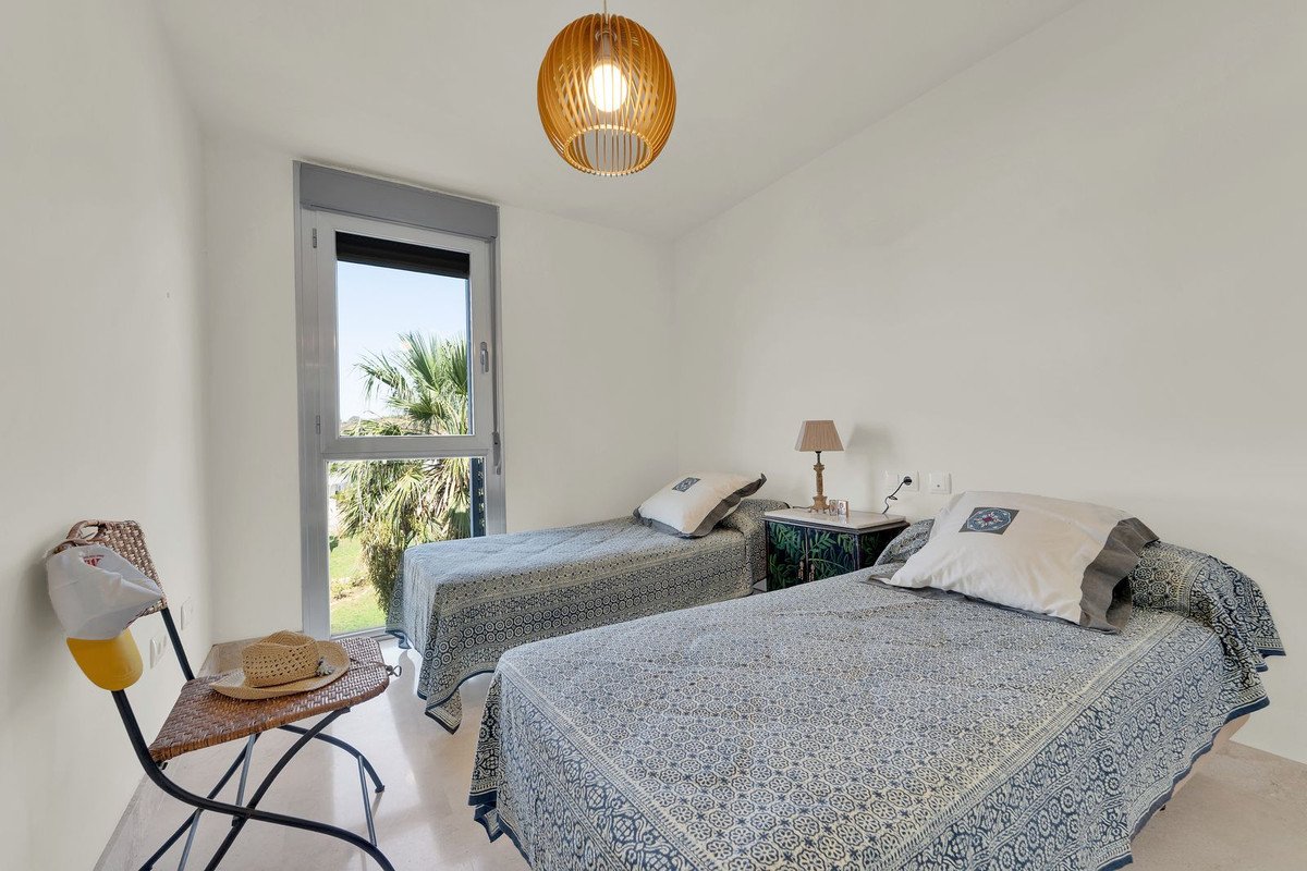 3 Bed Middle Floor Apartment in Manilva