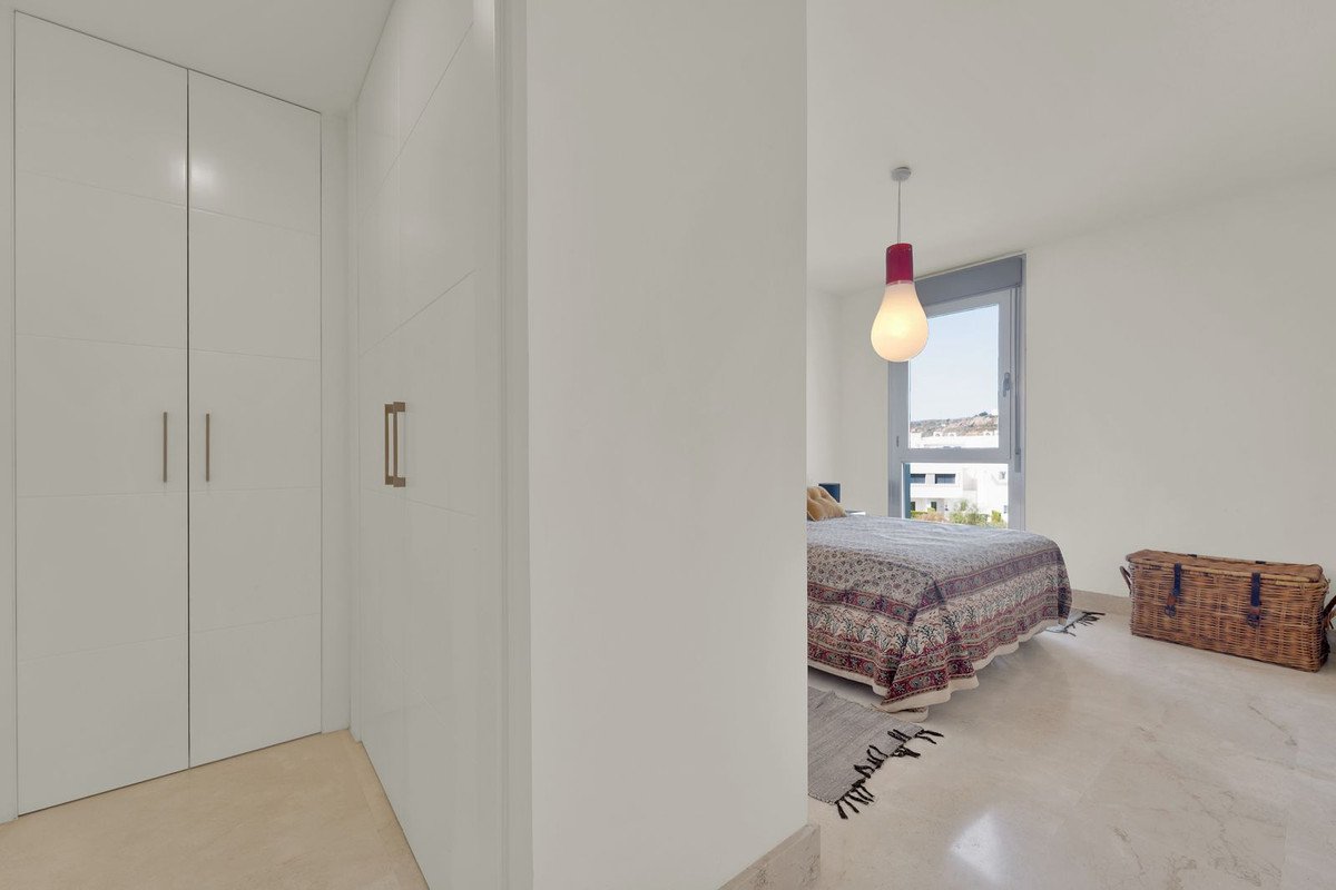 3 Bed Middle Floor Apartment in Manilva