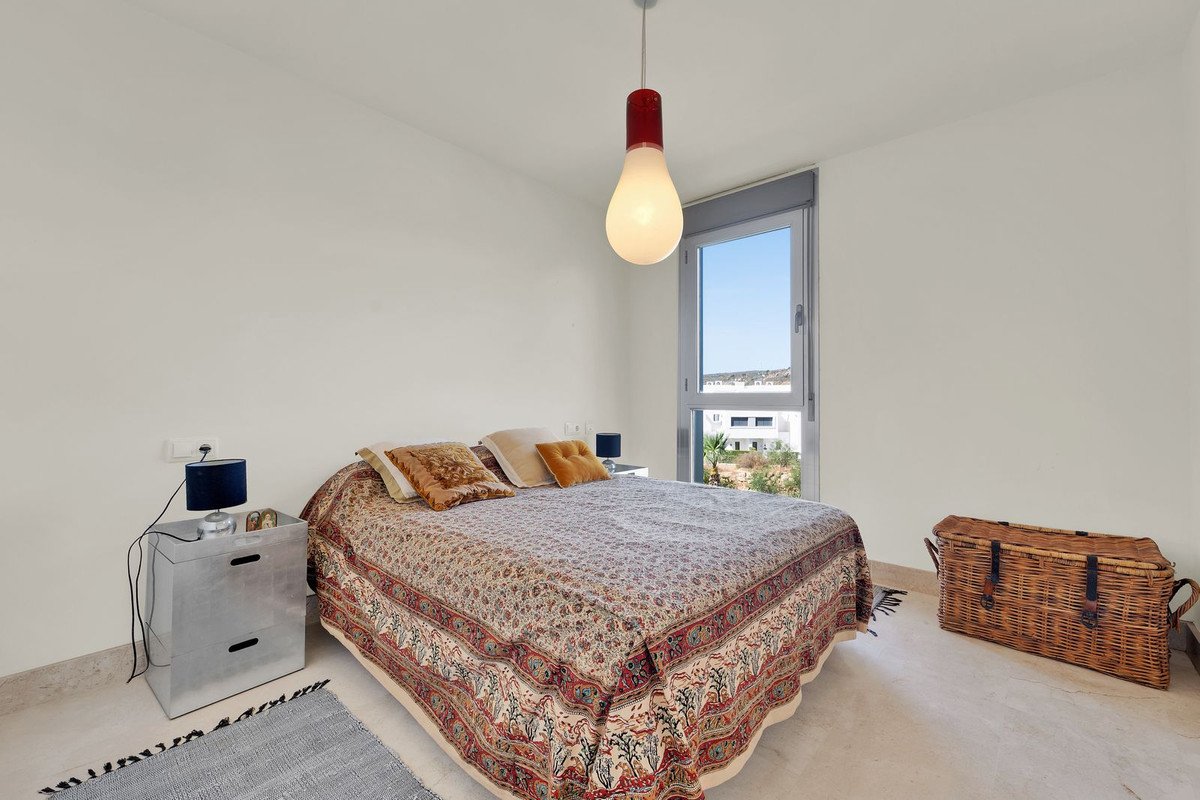3 Bed Middle Floor Apartment in Manilva