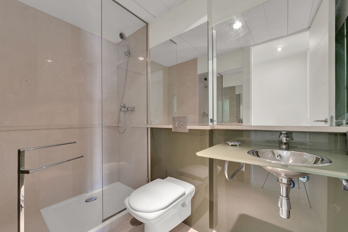 3 Bed Middle Floor Apartment in Manilva