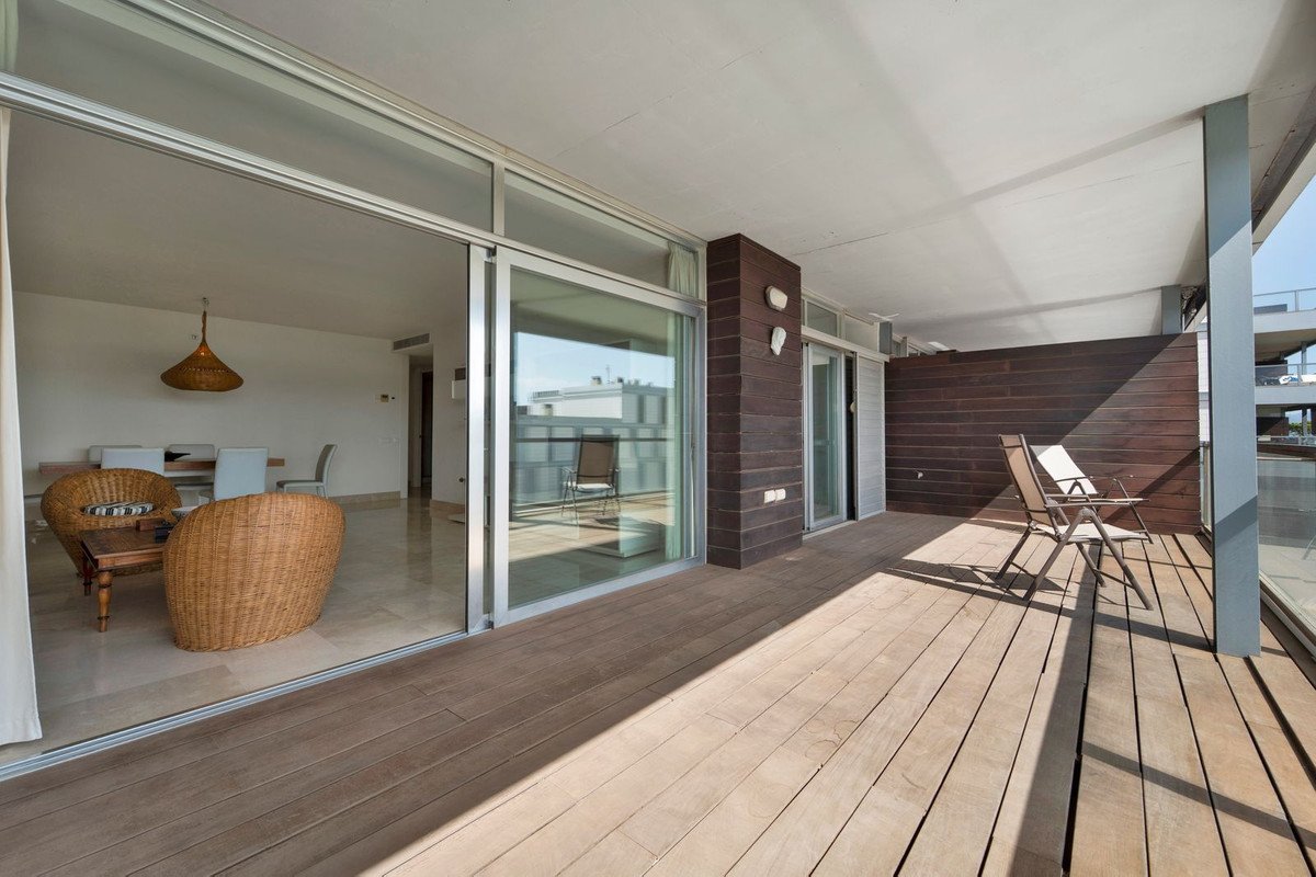 3 Bed Middle Floor Apartment in Manilva
