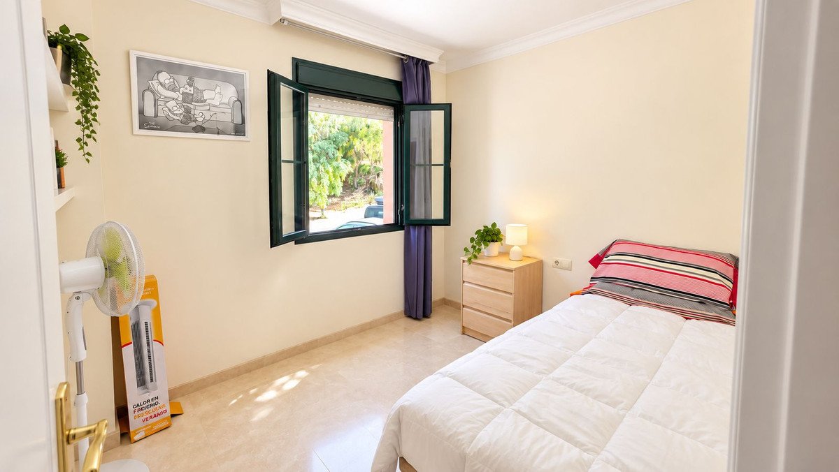 3 Bed Middle Floor Apartment in Estepona