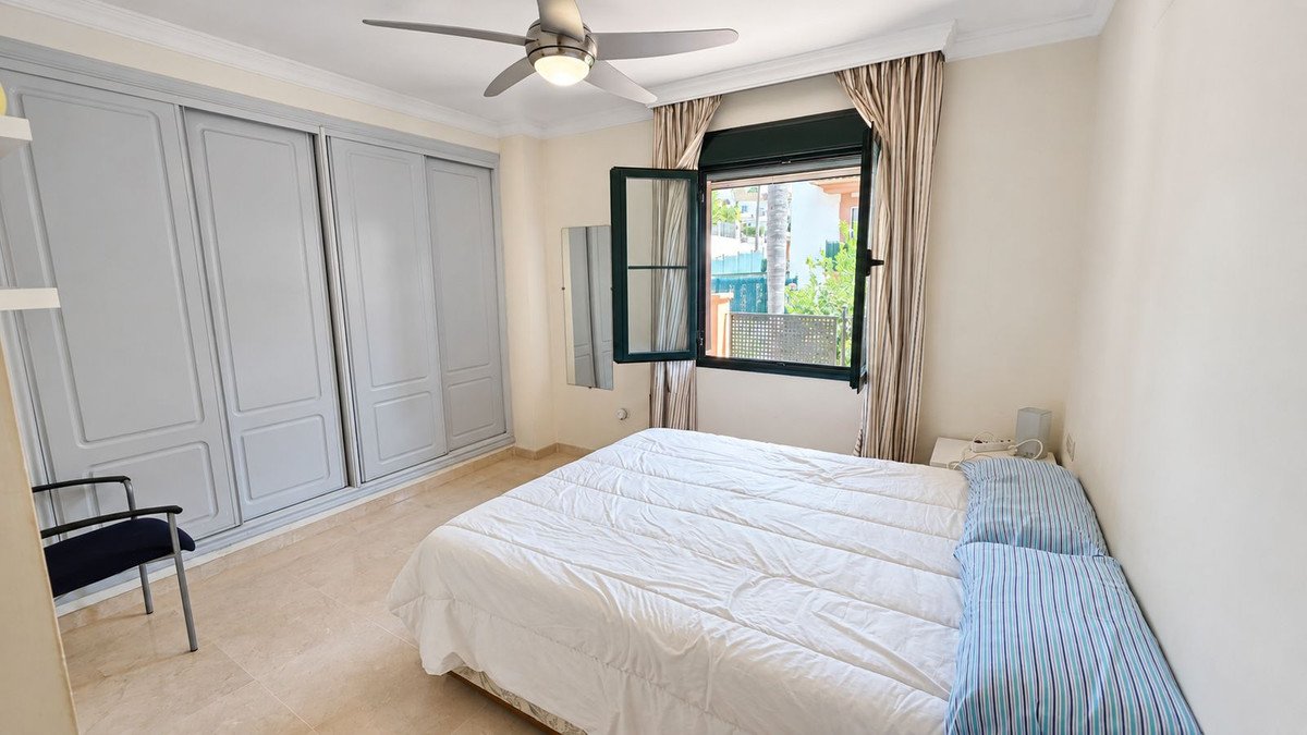 3 Bed Middle Floor Apartment in Estepona