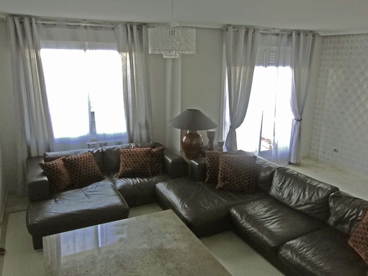 5 Bed Townhouse in Bel Air