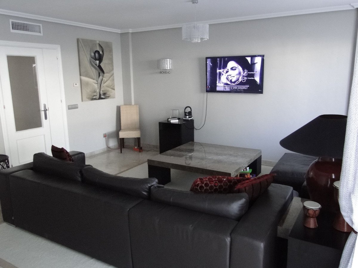 5 Bed Townhouse in Bel Air