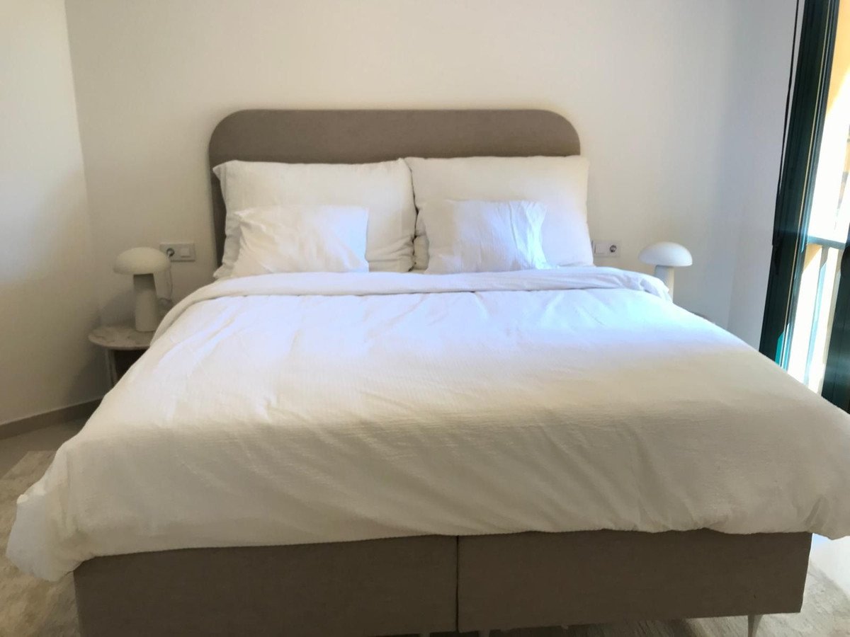 4 Bed Middle Floor Apartment in San Pedro de Alcántara