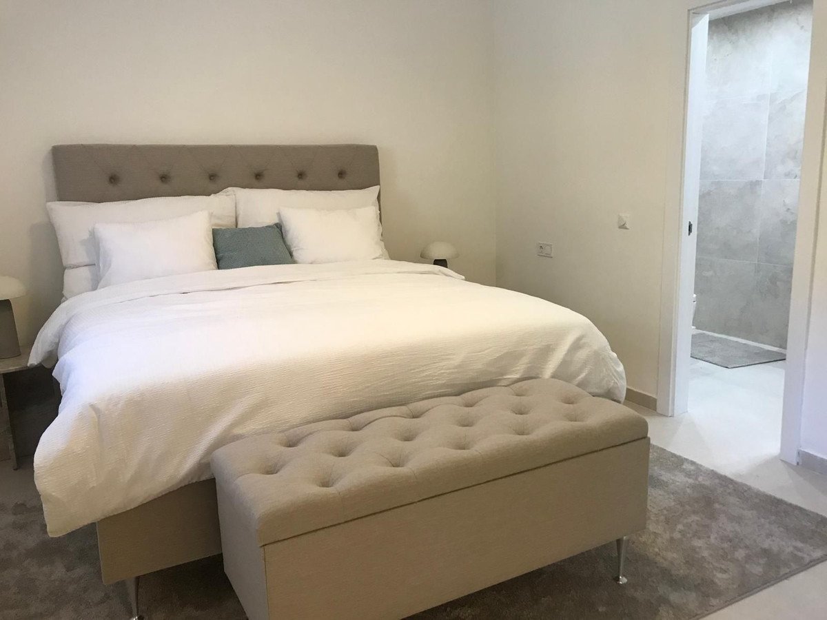 4 Bed Middle Floor Apartment in San Pedro de Alcántara