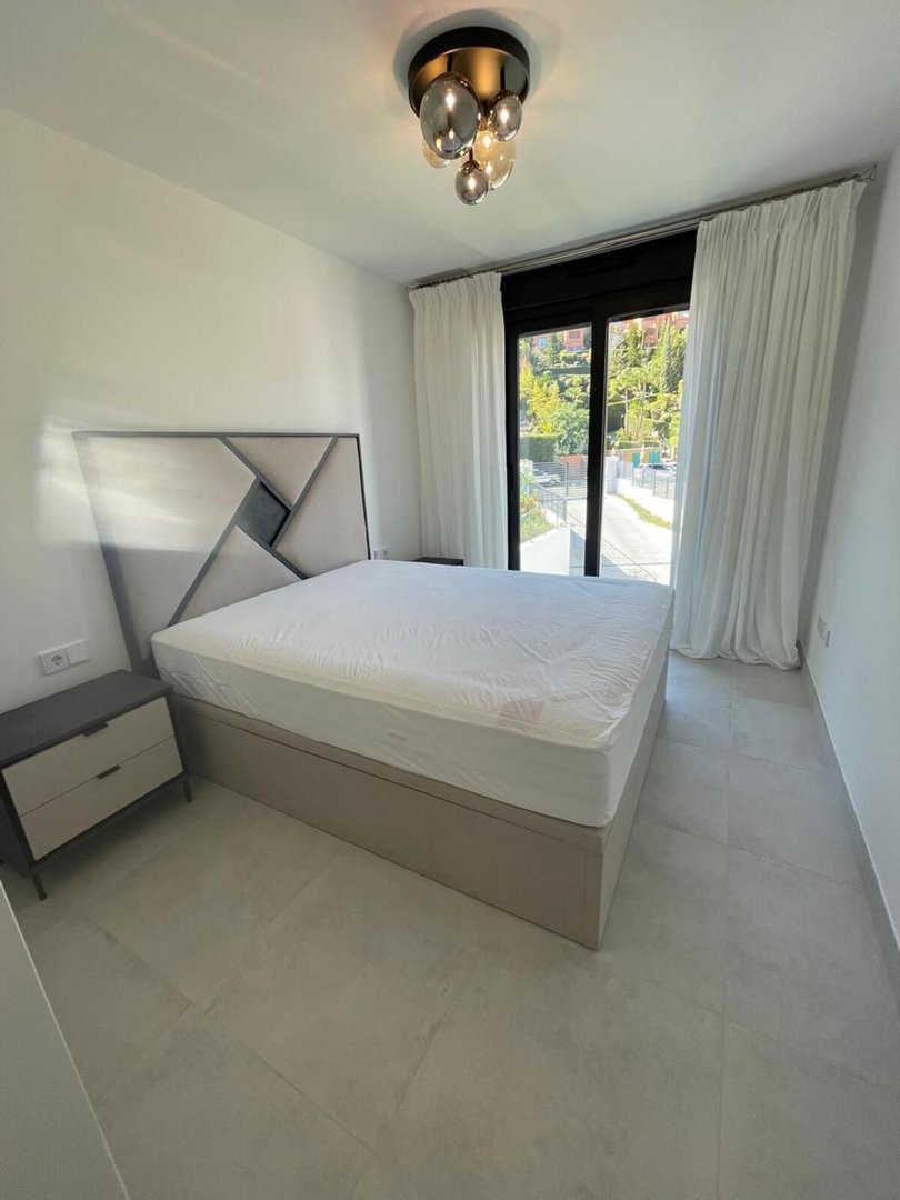 3 Bed Middle Floor Apartment in Estepona