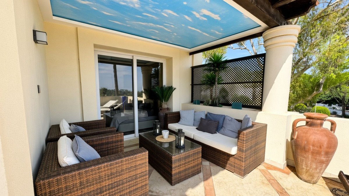 2 Bed Penthouse in Nueva Andalucía