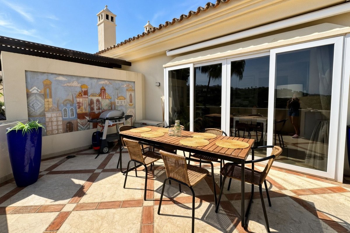 2 Bed Penthouse in Nueva Andalucía