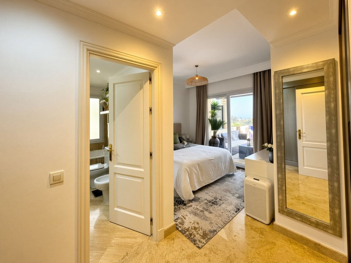 2 Bed Penthouse in Nueva Andalucía
