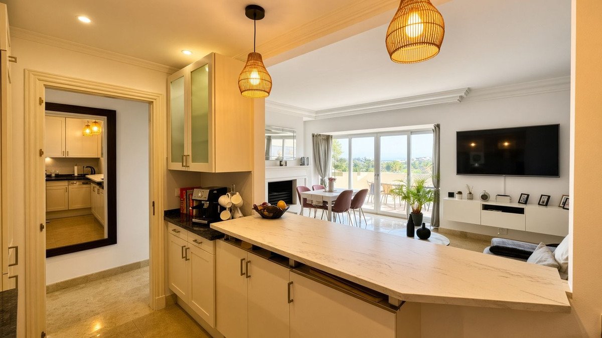 2 Bed Penthouse in Nueva Andalucía