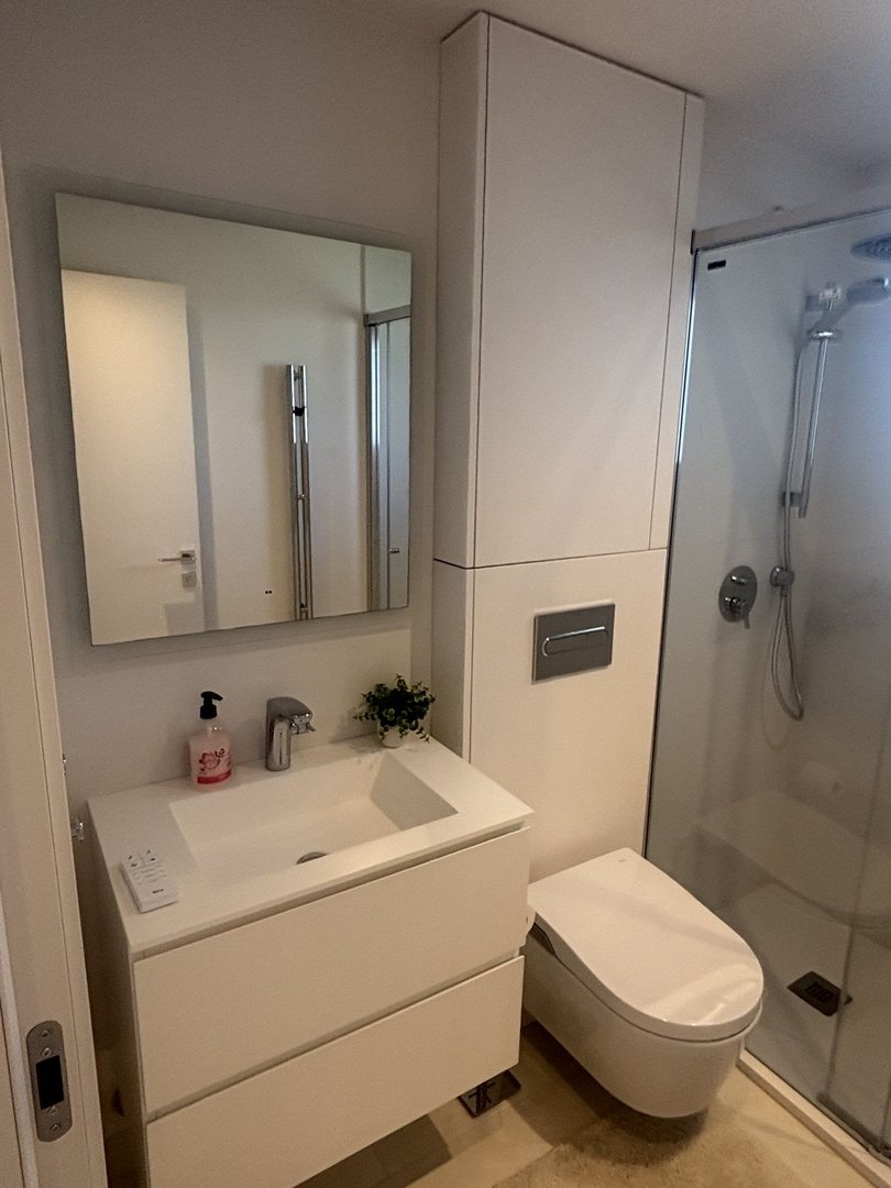 2 Bed Middle Floor Apartment in Estepona