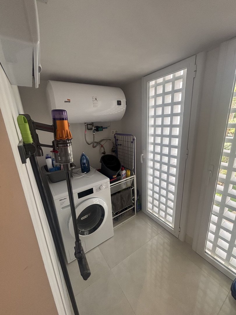 2 Bed Middle Floor Apartment in Estepona
