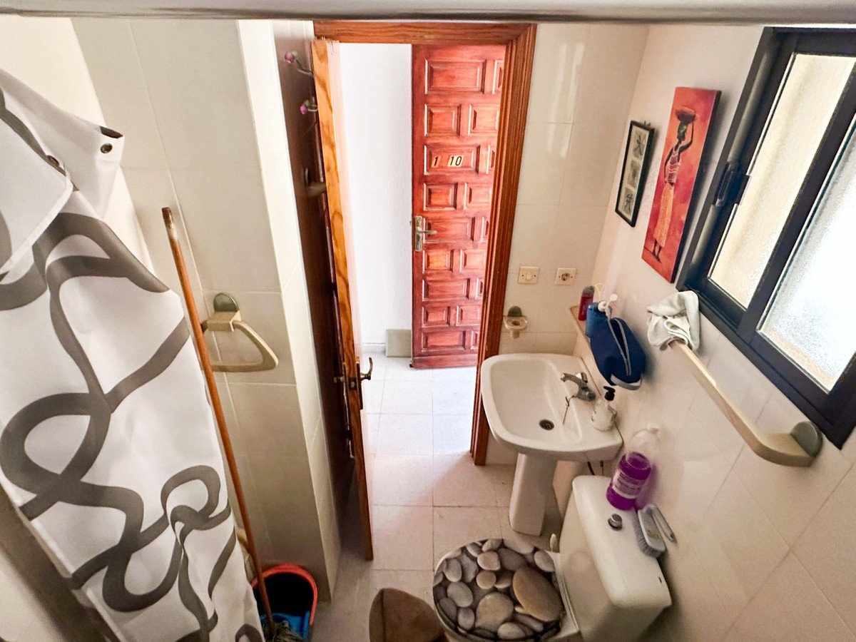 1 Bed Middle Floor Apartment in La Siesta