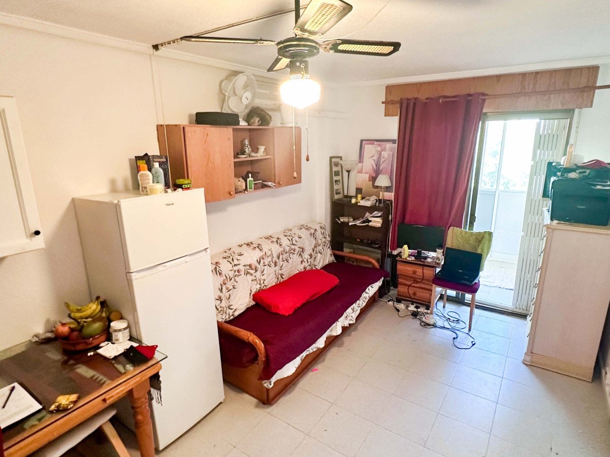 1 Bed Middle Floor Apartment in La Siesta