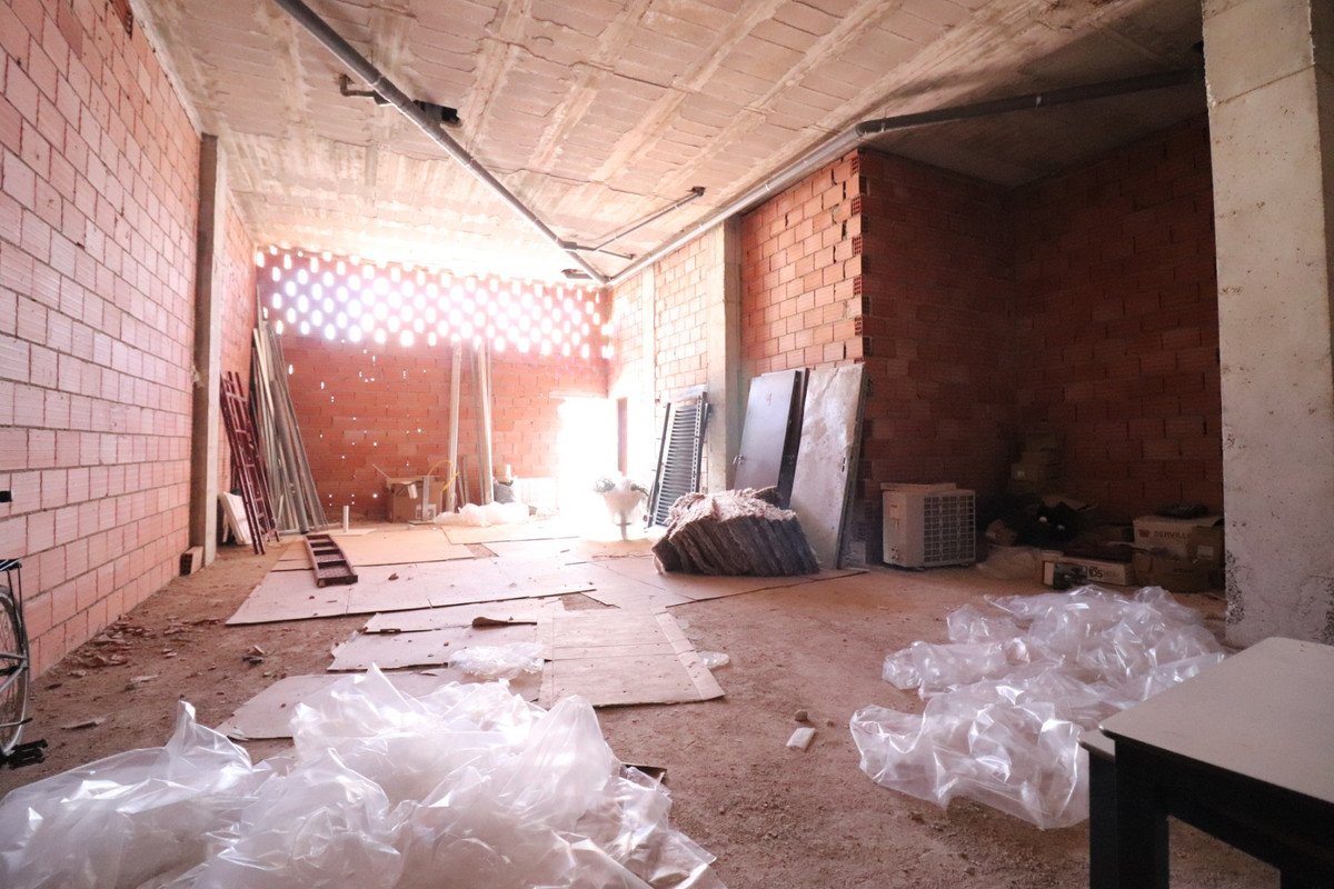 Commercial in Los Montesinos
