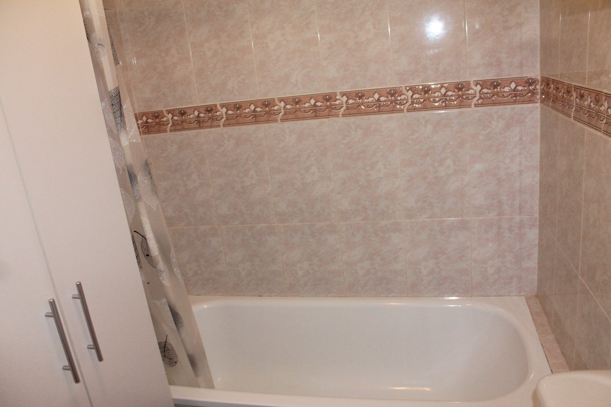 2 Bed Ground Floor Apartment in Playa Flamenca