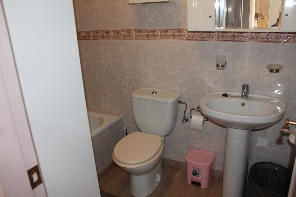 2 Bed Ground Floor Apartment in Playa Flamenca