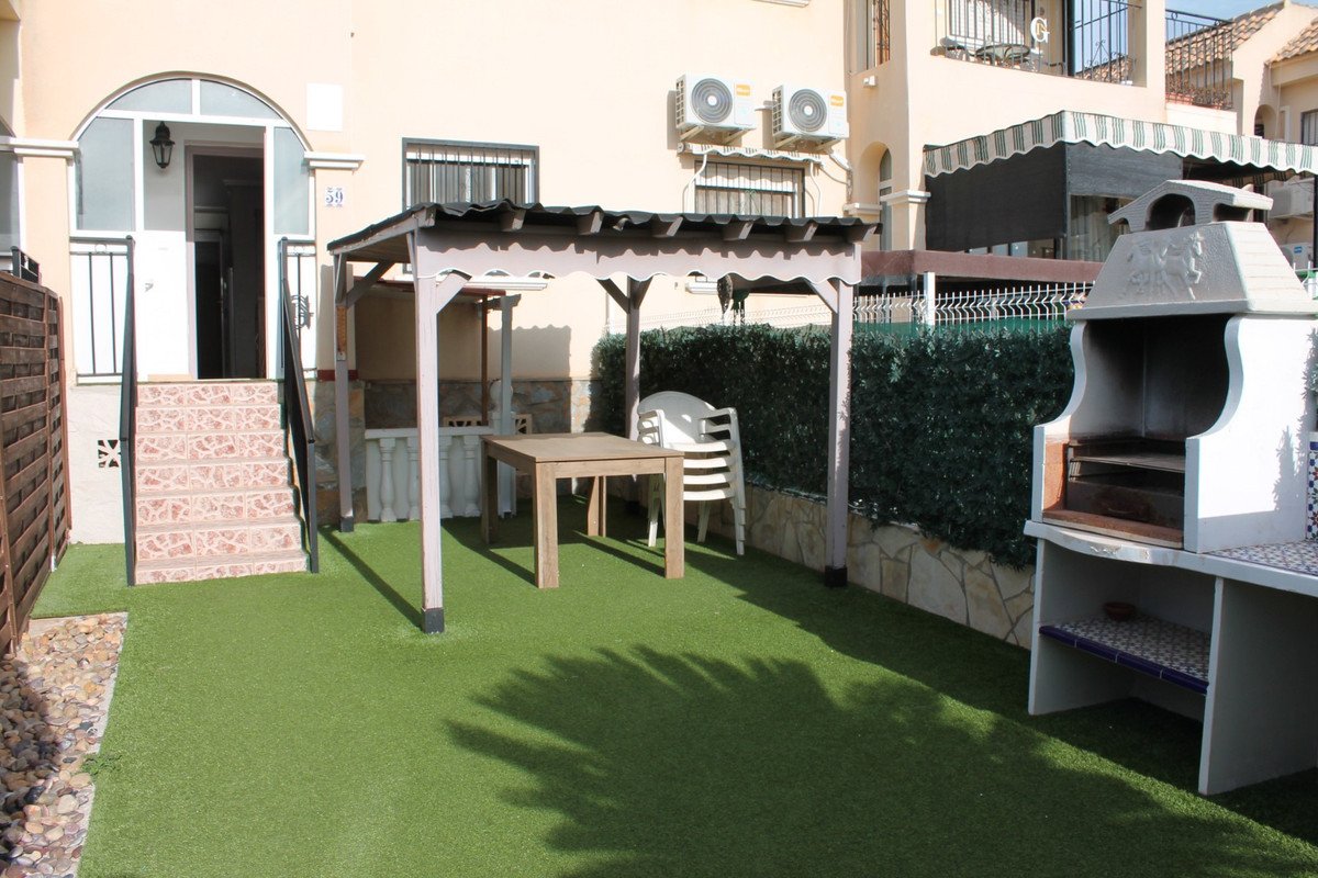 2 Bed Ground Floor Apartment in Playa Flamenca