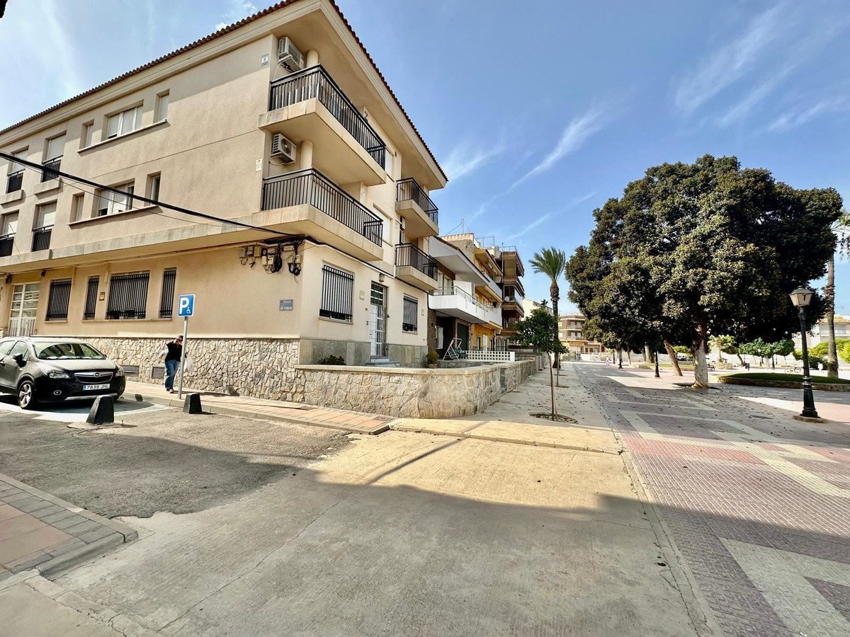 3 Bed Top Floor Apartment in Los Alcazares