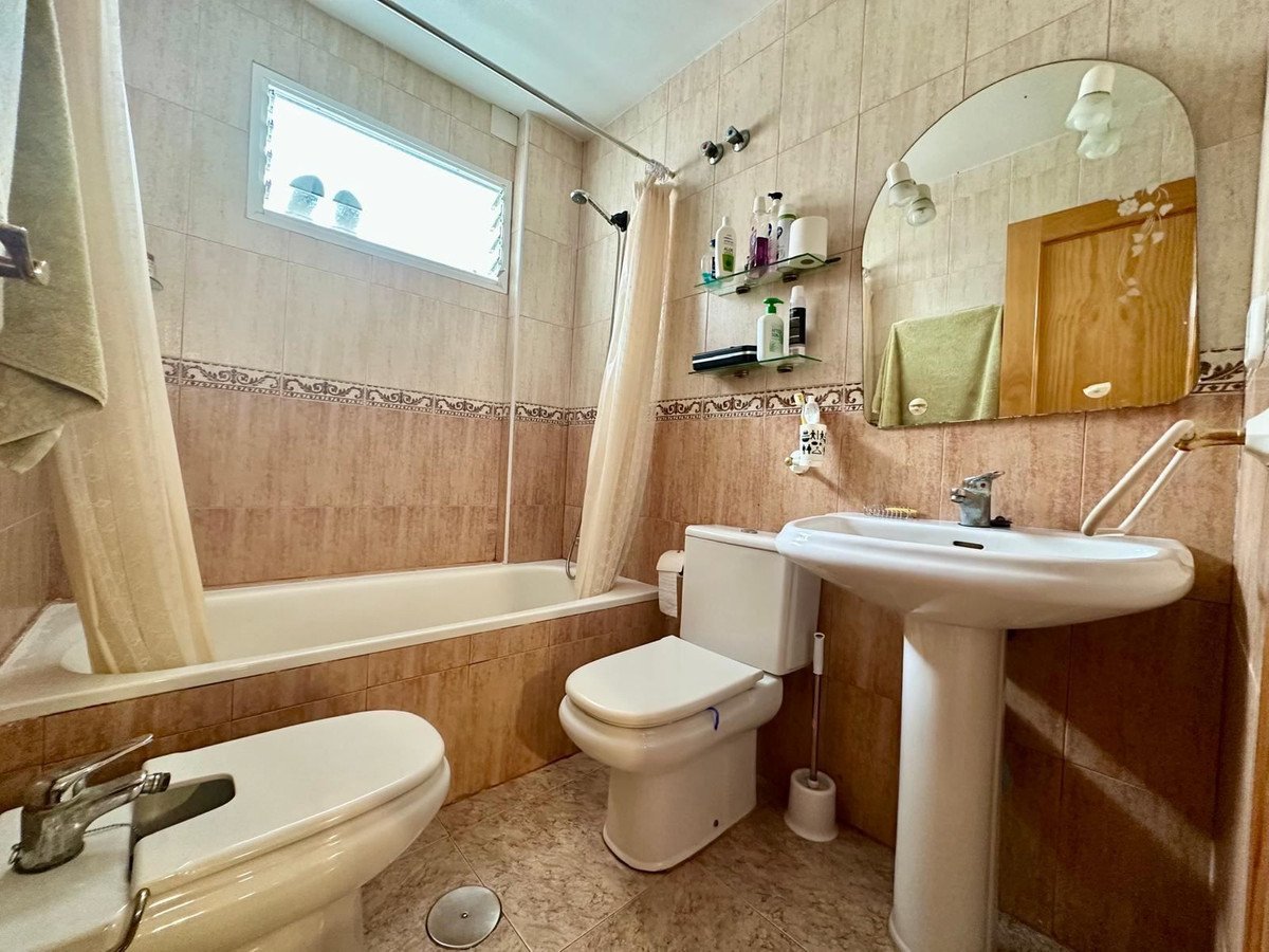 3 Bed Top Floor Apartment in Los Alcazares
