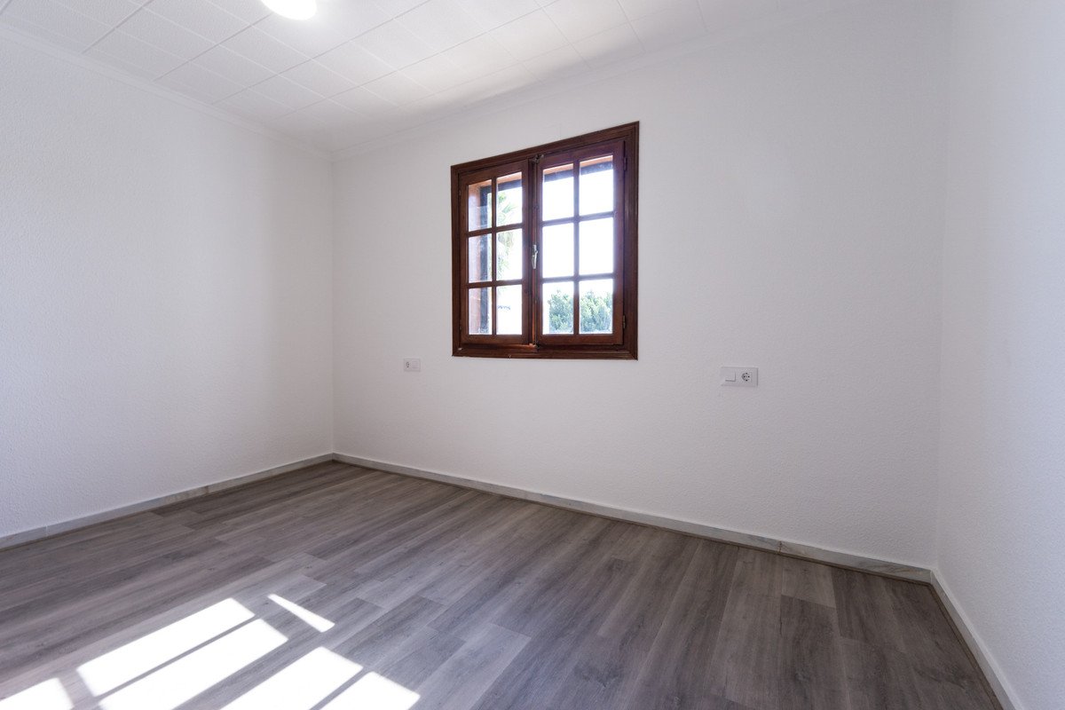 2 Bed Middle Floor Apartment in Pilar de la Horadada