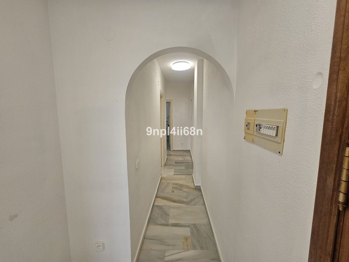 2 Bed Middle Floor Apartment in Calahonda