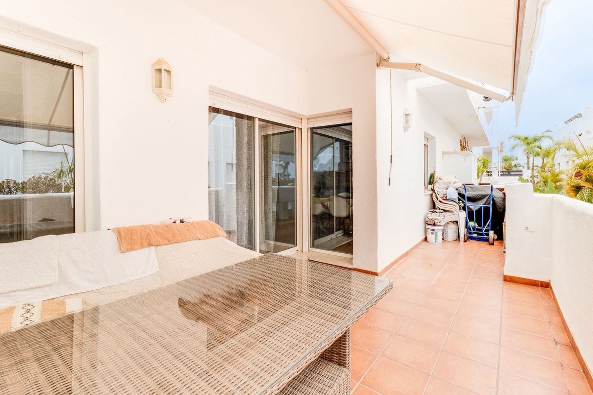 3 Bed Middle Floor Apartment in Estepona