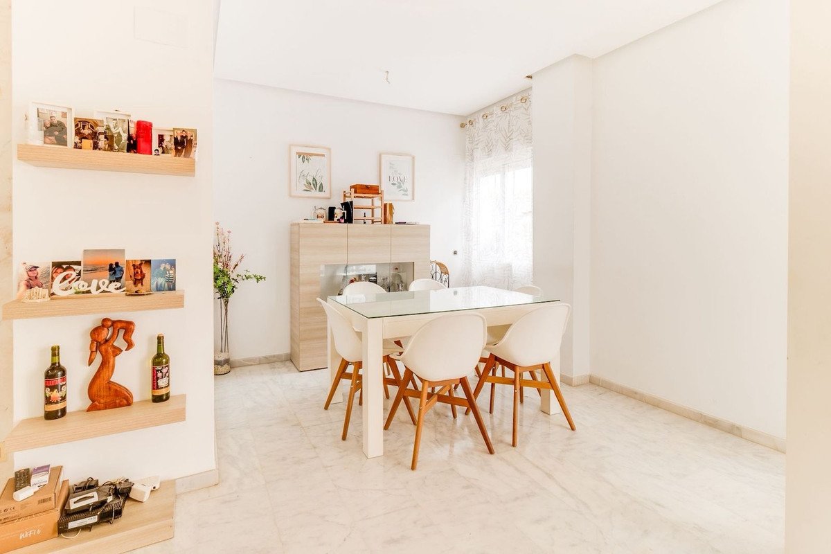 3 Bed Middle Floor Apartment in Estepona