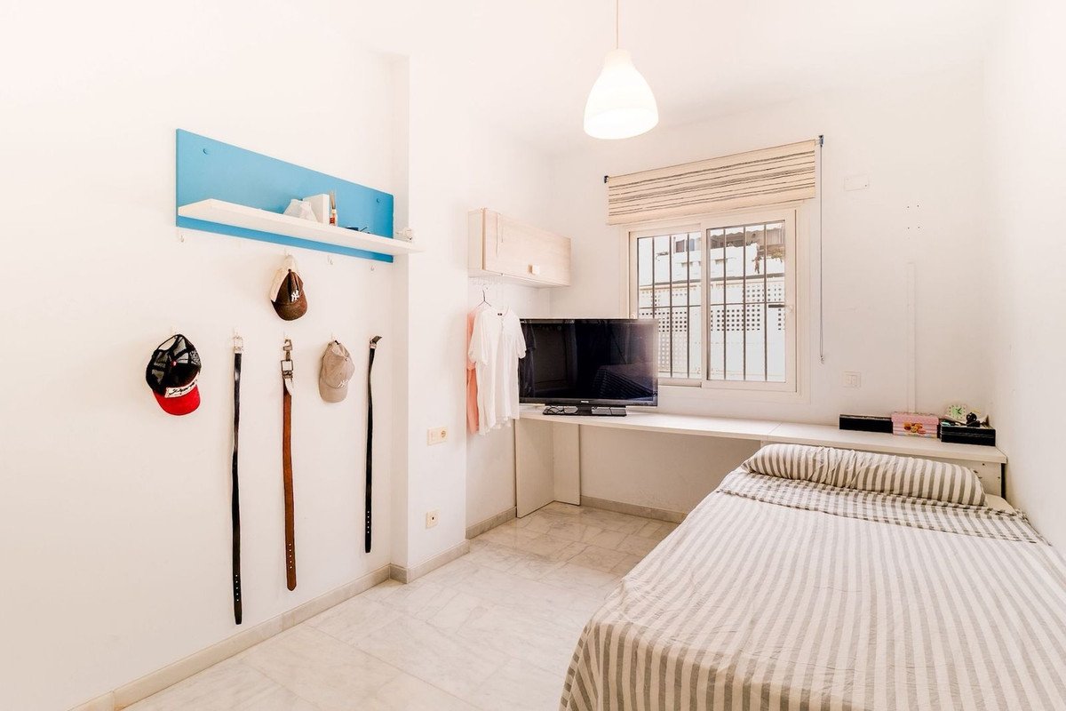 3 Bed Middle Floor Apartment in Estepona