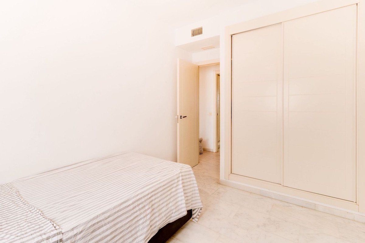 3 Bed Middle Floor Apartment in Estepona