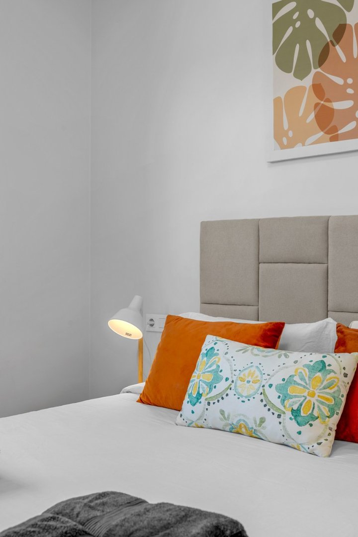 2 Bed Middle Floor Apartment in Los Altos