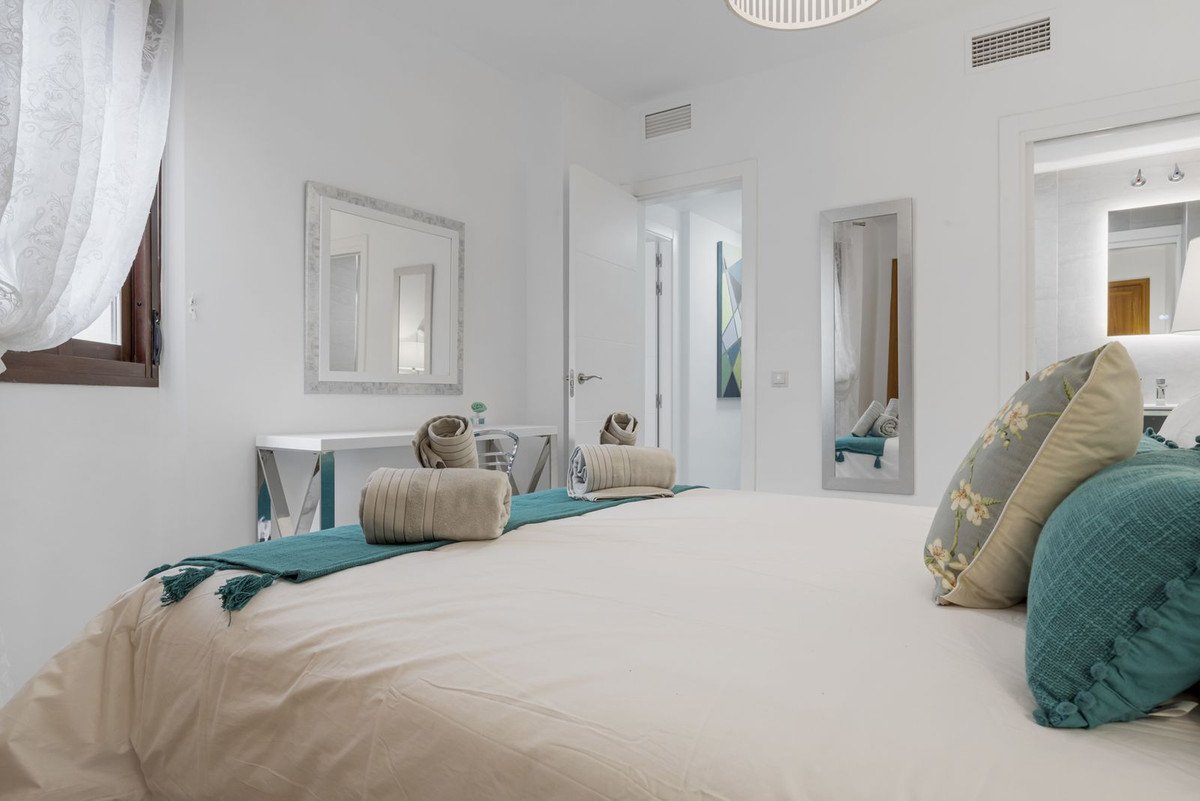 2 Bed Ground Floor Apartment in Benahavís