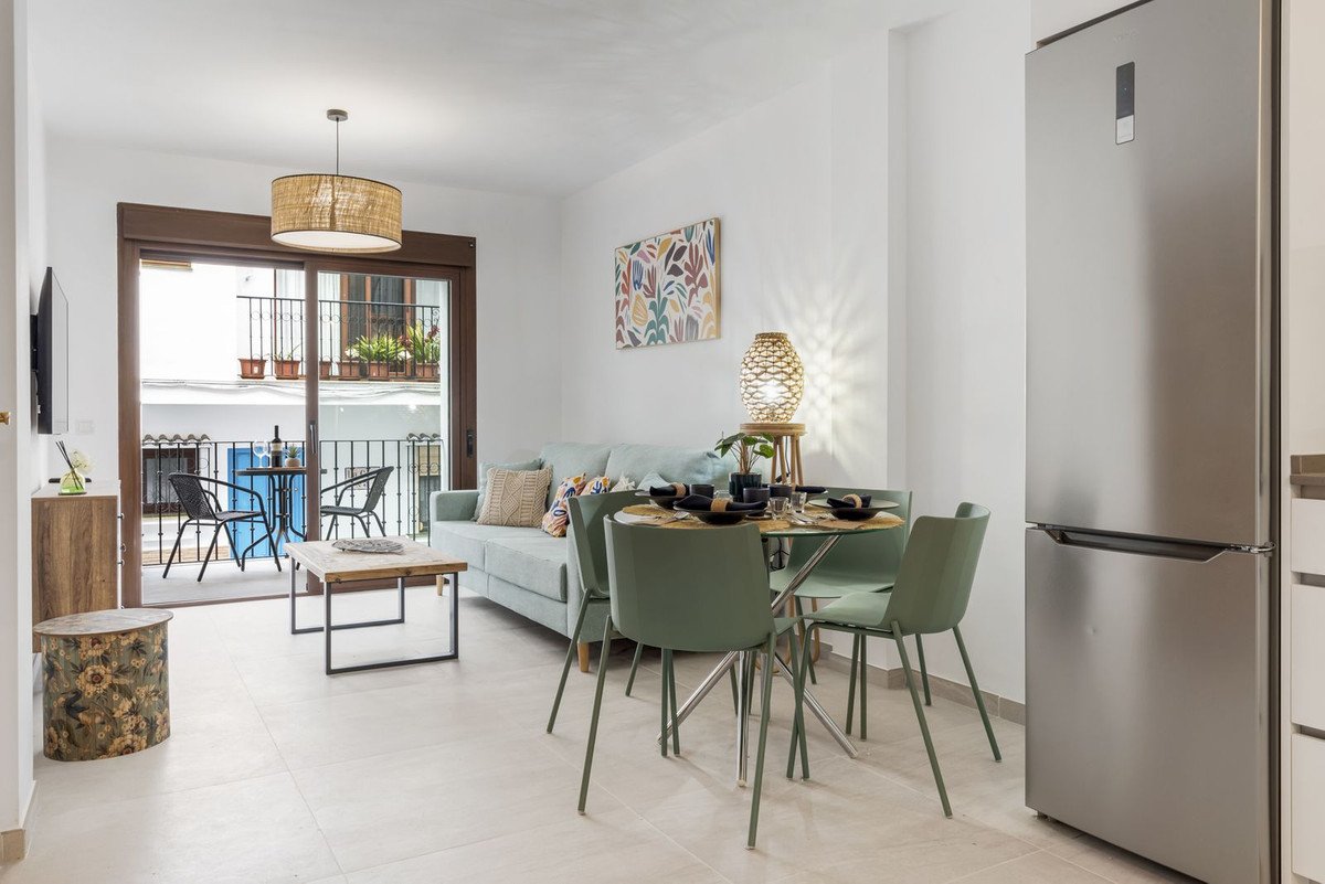 2 Bed Ground Floor Apartment in Benahavís