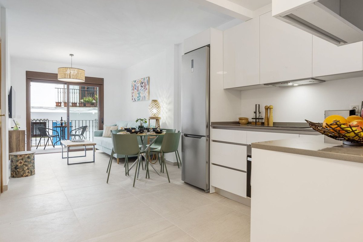 2 Bed Ground Floor Apartment in Benahavís