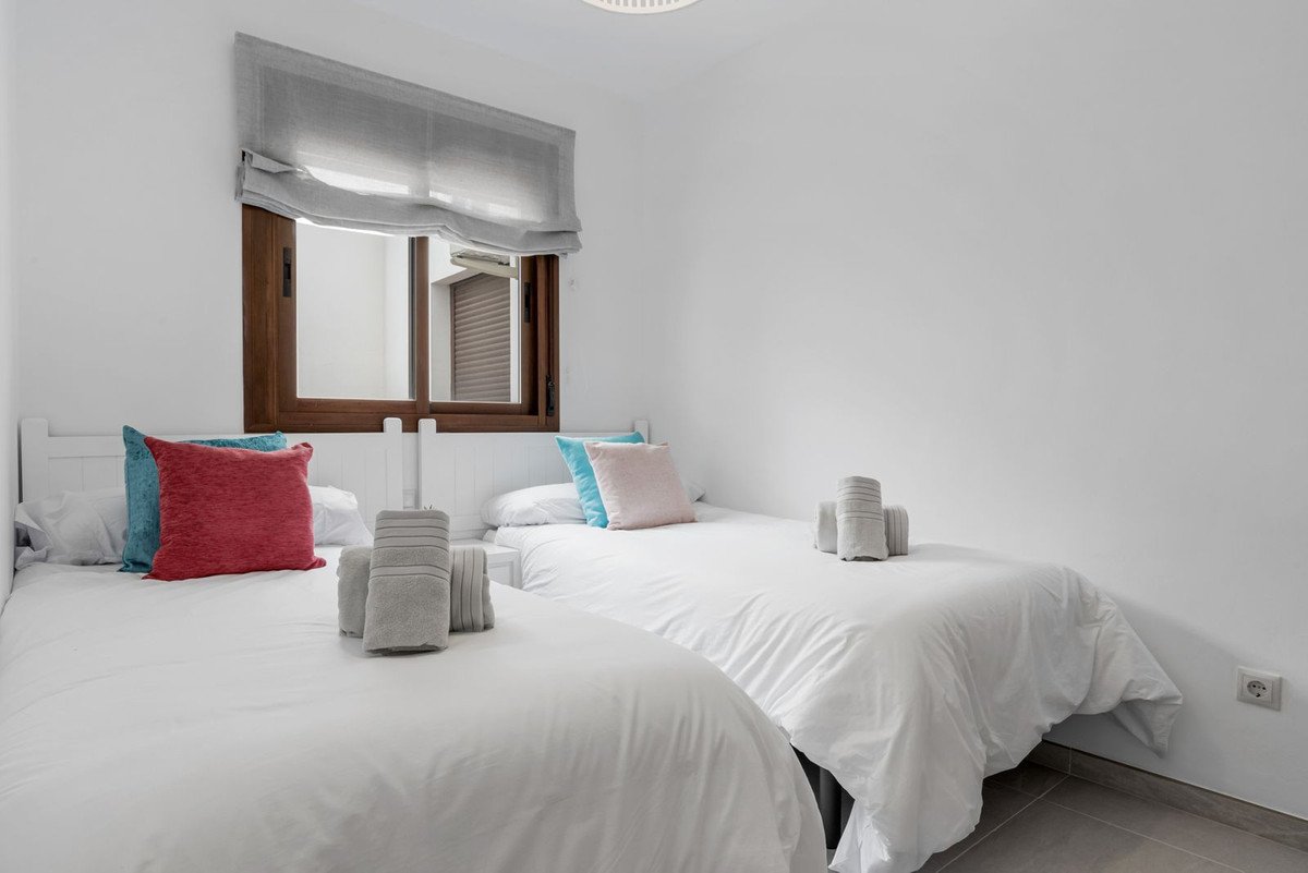 2 Bed Ground Floor Apartment in Benahavís