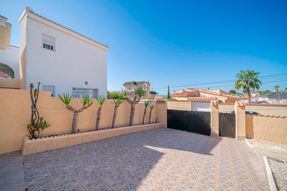 5 Bed Detached Villa in Ciudad Quesada