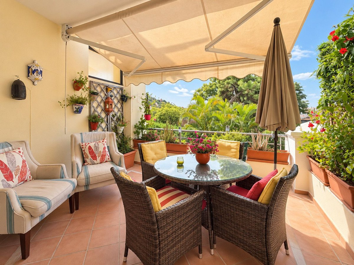 2 Bed Middle Floor Apartment in Los Arqueros