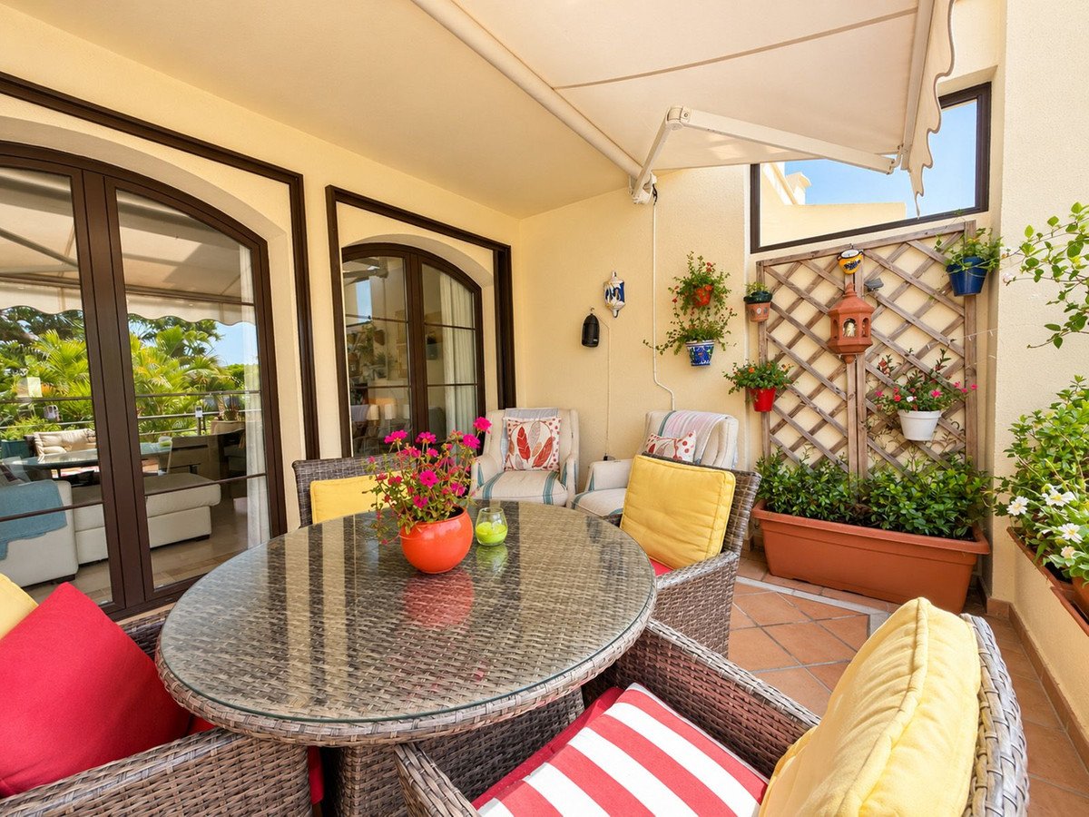 2 Bed Middle Floor Apartment in Los Arqueros