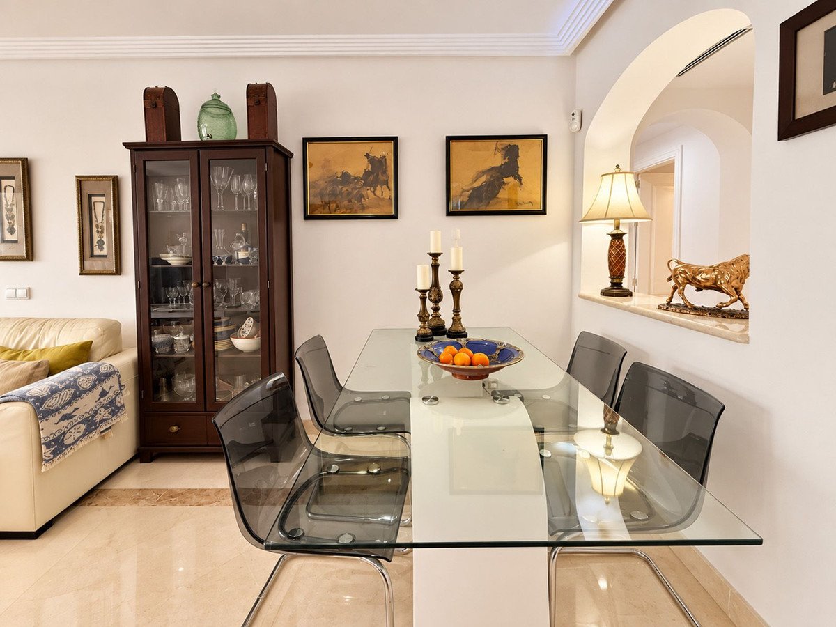 2 Bed Middle Floor Apartment in Los Arqueros